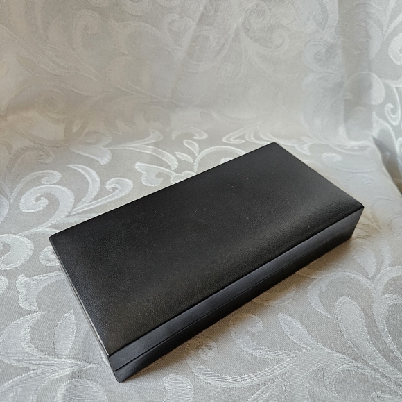 Bombay Black Leather Pen and Business Card Holder Set - Picture 7 of 9
